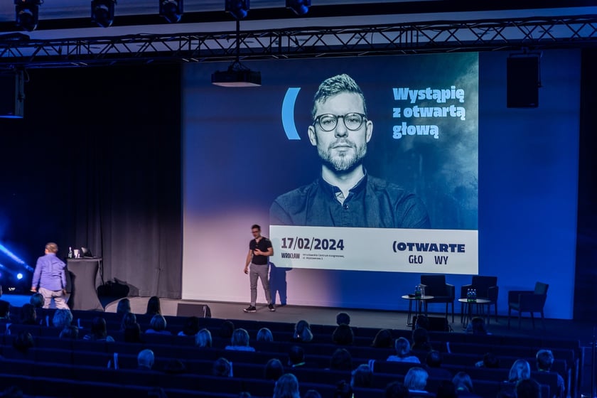 Konferencja &bdquo;Otwarte głowy&rdquo; we Wrocławskim Centrum Kongresowym &ndash; Maciej Makselon