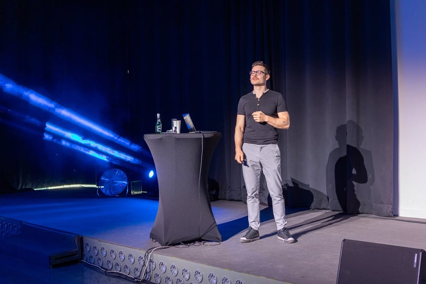 Konferencja &bdquo;Otwarte głowy&rdquo; we Wrocławskim Centrum Kongresowym &ndash; Maciej Makselon