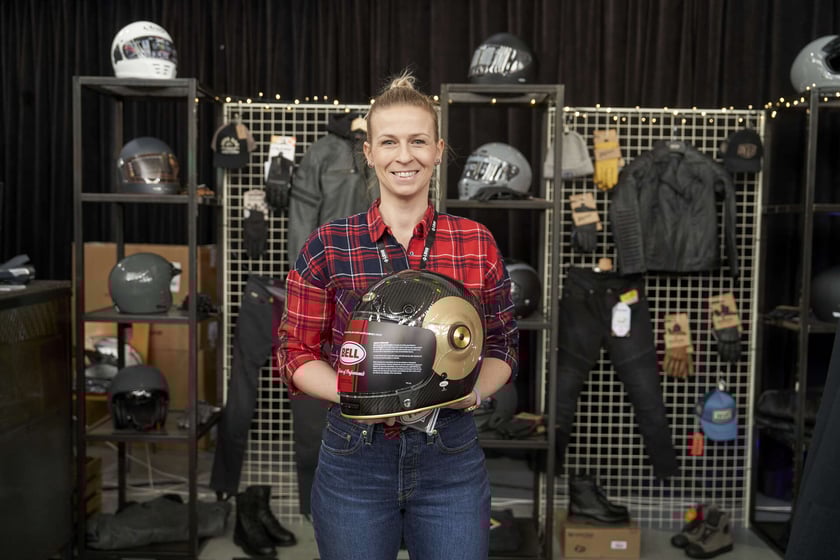 Kustomhead 2024 w Hali Stulecia - zabytkowe amerykańskie pojazdy we Wrocławiu