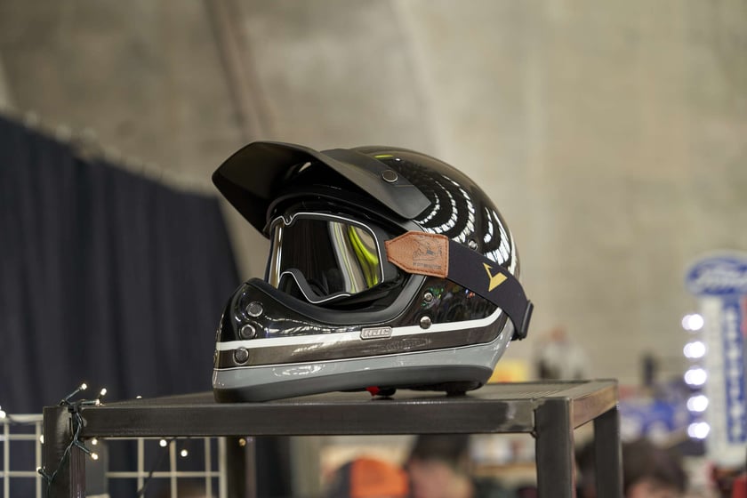 Kustomhead 2024 w Hali Stulecia - zabytkowe amerykańskie pojazdy we Wrocławiu