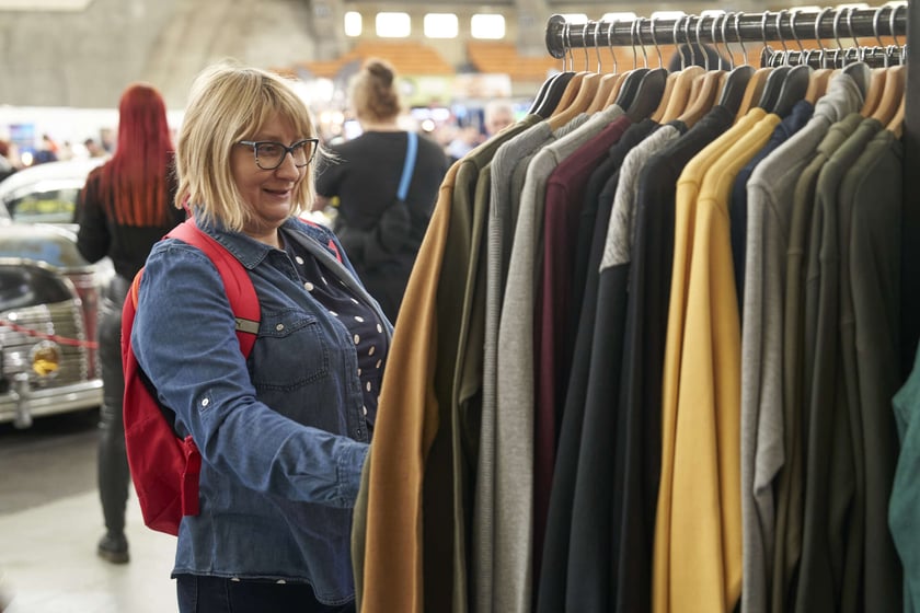 Kustomhead 2024 w Hali Stulecia - zabytkowe amerykańskie pojazdy we Wrocławiu