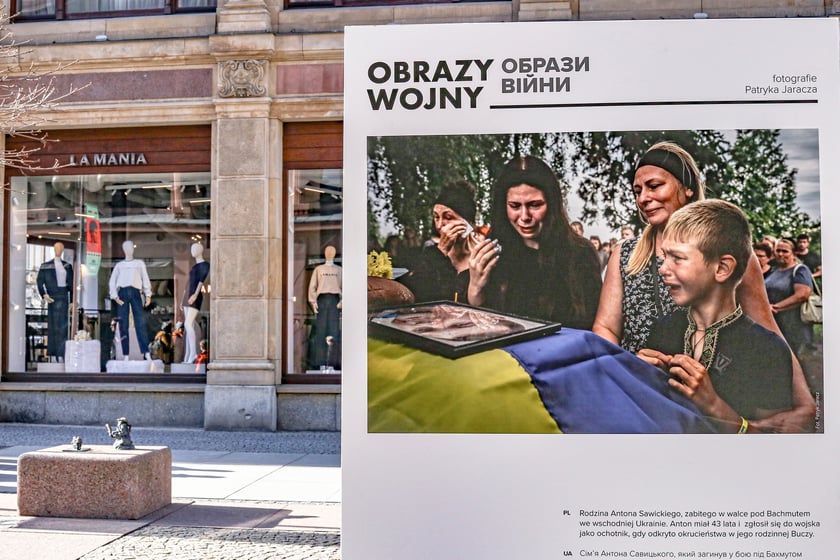 Wystawa „Obrazy wojny” na ul. Świdnickiej we Wrocławiu
