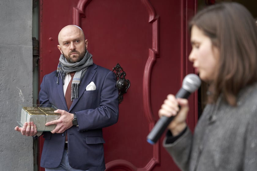Uroczystość wmurowania kamieni pamięci odbyła się na pl. Solnym we Wrocławiu