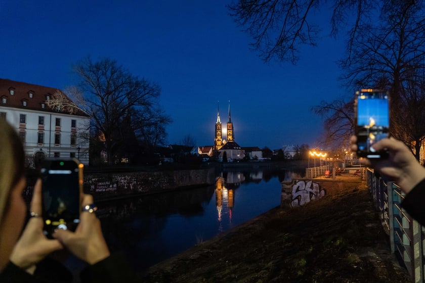 Pełnia Śnieżnego Księżyca 24 lutego we Wrocławiu