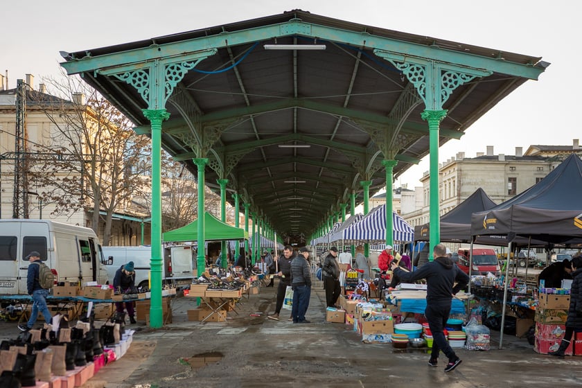 Bazar na dworcu Świebodzkim, luty 2024