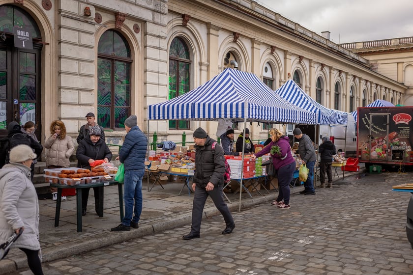 Bazar na dworcu Świebodzkim, luty 2024