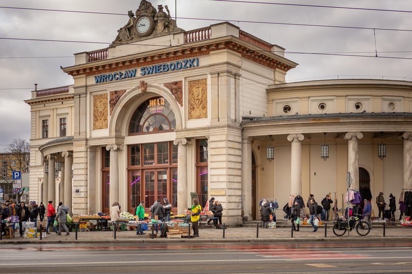 Bazar na dworcu Świebodzkim, luty 2024