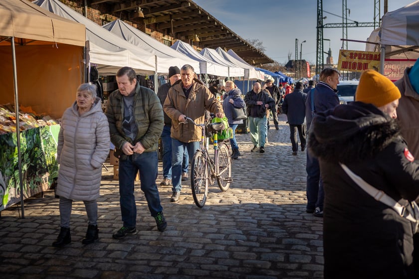 Bazar na dworcu Świebodzkim, luty 2024