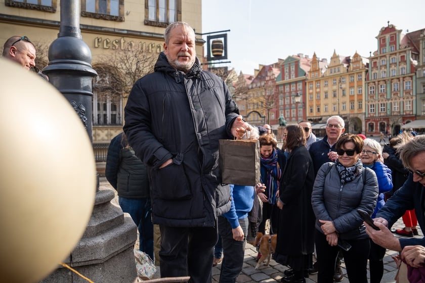 Odsłonięcie krasnala Stanisława Wolskiego