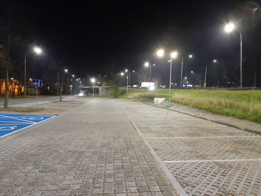 Parking Parkuj i jedź w rejonie stacji kolejowej Wrocław Psie POle