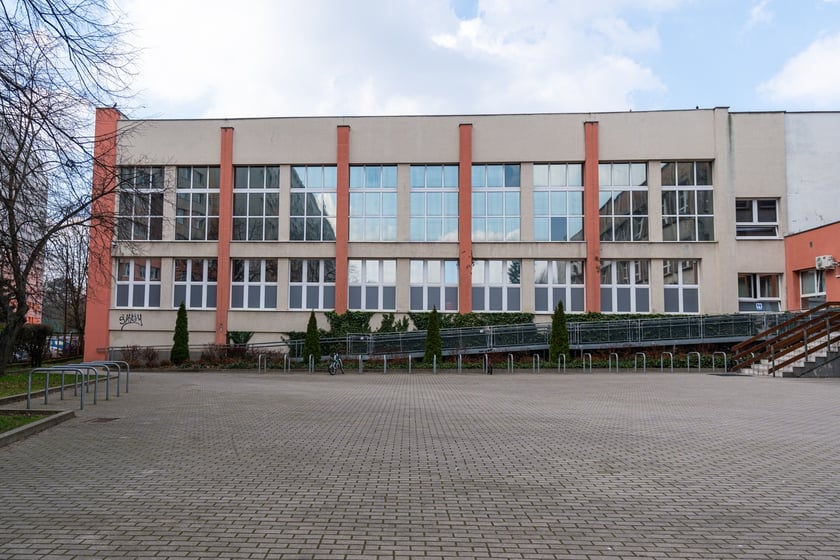 Szkoła Podstawowa nr 3 przy ulicy Bobrzej