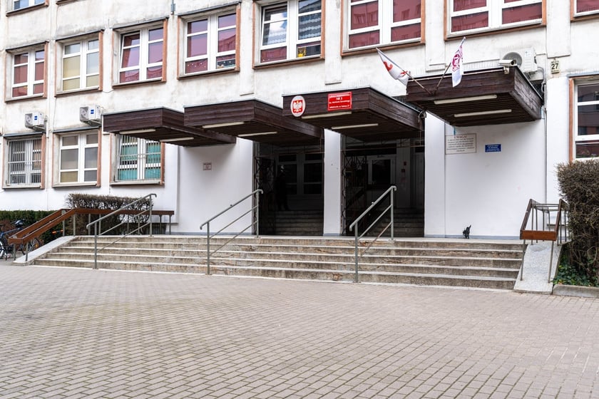 Szkoła Podstawowa nr 3 przy ulicy Bobrzej
