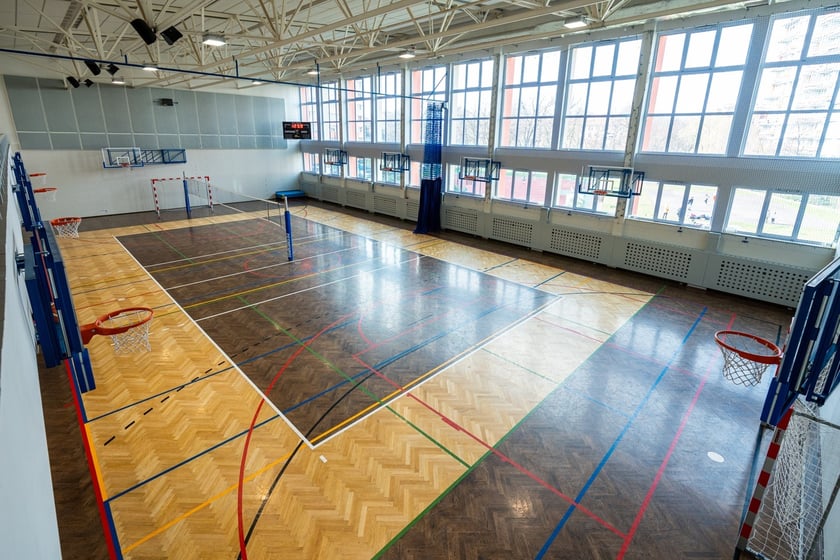Szkoła Podstawowa nr 3 przy ulicy Bobrzej - sala gimnastyczna