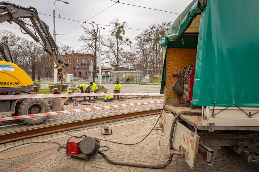 Remont torowiska na placu Powstańców Wielkopolskich. Wrocław, 9 marca 2024