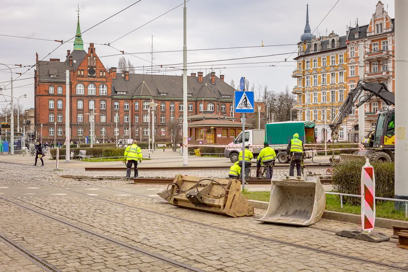 Remont torowiska na placu Powstańców Wielkopolskich. Wrocław, 9 marca 2024