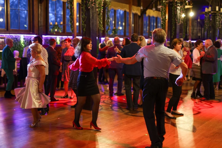 Bal z okazji Dnia Kobiet - Rock'n'rollowa Dama - lata 50. w Restauracji Letniej