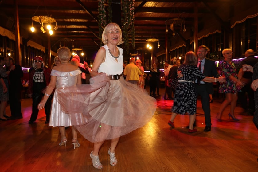 Bal z okazji Dnia Kobiet - Rock'n'rollowa Dama - lata 50. w Restauracji Letniej