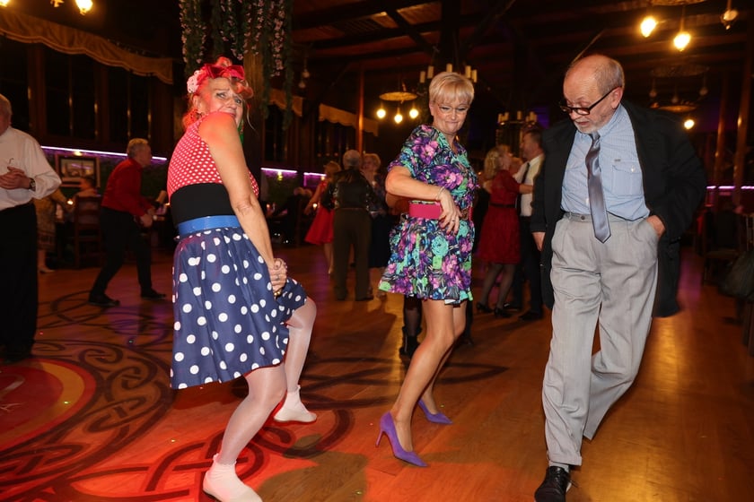 Bal z okazji Dnia Kobiet - Rock'n'rollowa Dama - lata 50. w Restauracji Letniej