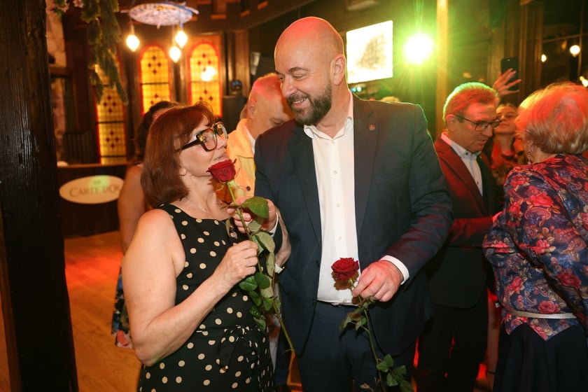 Bal z okazji Dnia Kobiet - Rock'n'rollowa Dama - lata 50. w Restauracji Letniej
