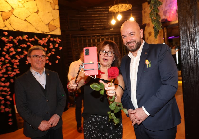 Bal z okazji Dnia Kobiet - Rock'n'rollowa Dama - lata 50. w Restauracji Letniej