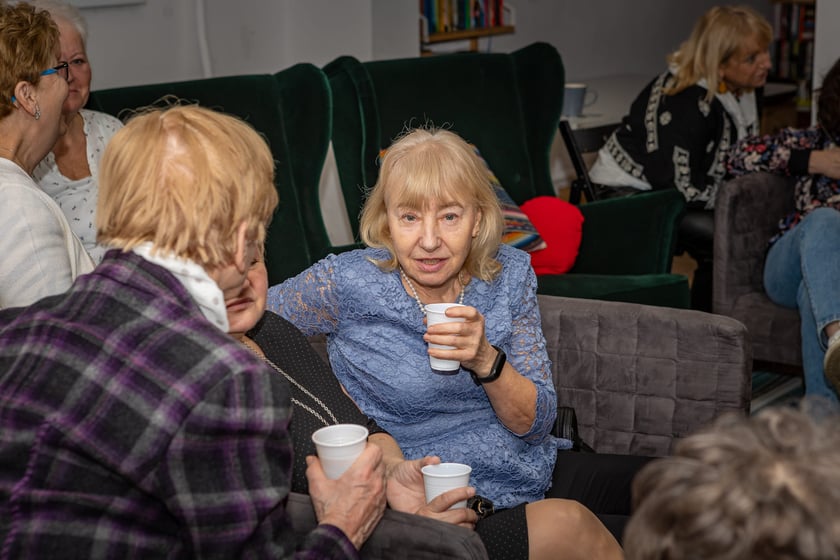 Dzień Kobiet w Rewirze Twórczym na Swojczycach, spotkanie z prezydentem Wrocławia Jackiem Sutrykiem