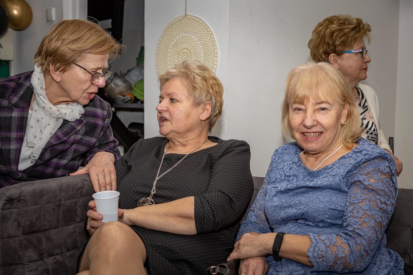 Dzień Kobiet w Rewirze Twórczym na Swojczycach, spotkanie z prezydentem Wrocławia Jackiem Sutrykiem