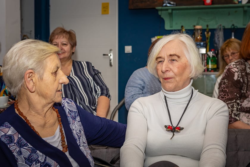 Dzień Kobiet w Rewirze Twórczym na Swojczycach, spotkanie z prezydentem Wrocławia Jackiem Sutrykiem