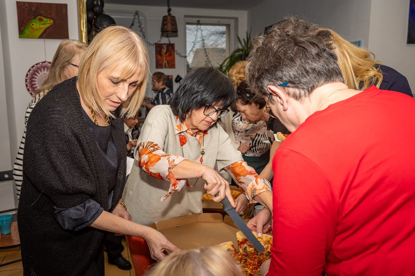 Dzień Kobiet w Rewirze Twórczym na Swojczycach, spotkanie z prezydentem Wrocławia Jackiem Sutrykiem