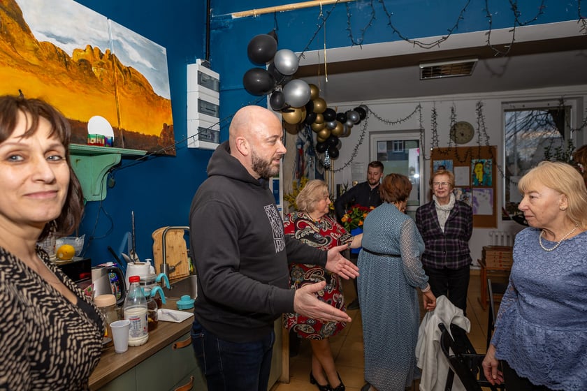 Dzień Kobiet w Rewirze Twórczym na Swojczycach, spotkanie z prezydentem Wrocławia Jackiem Sutrykiem