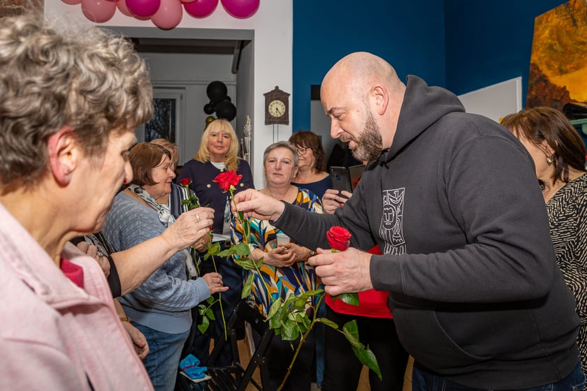 Dzień Kobiet w Rewirze Twórczym na Swojczycach, spotkanie z prezydentem Wrocławia Jackiem Sutrykiem