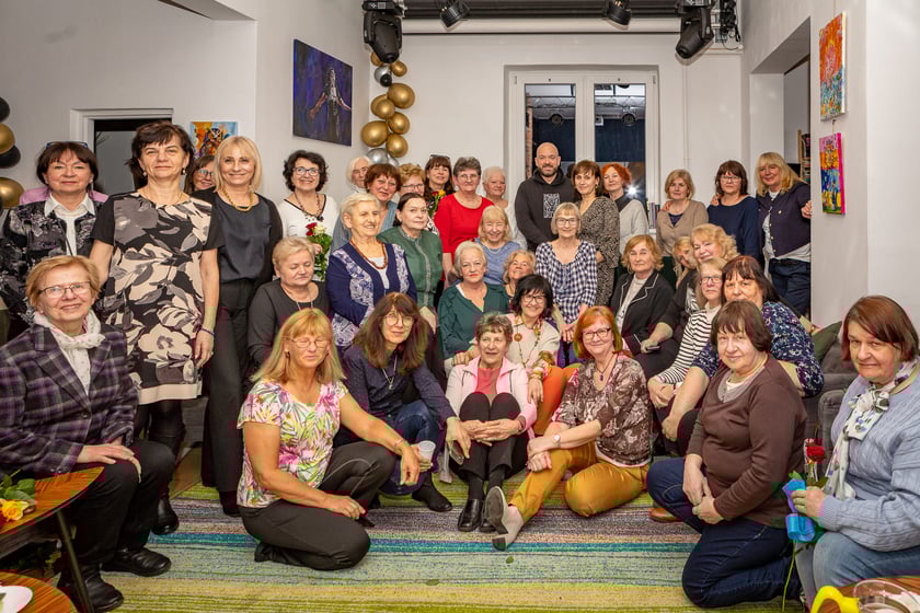 Dzień Kobiet w Rewirze Twórczym na Swojczycach, spotkanie z prezydentem Wrocławia Jackiem Sutrykiem