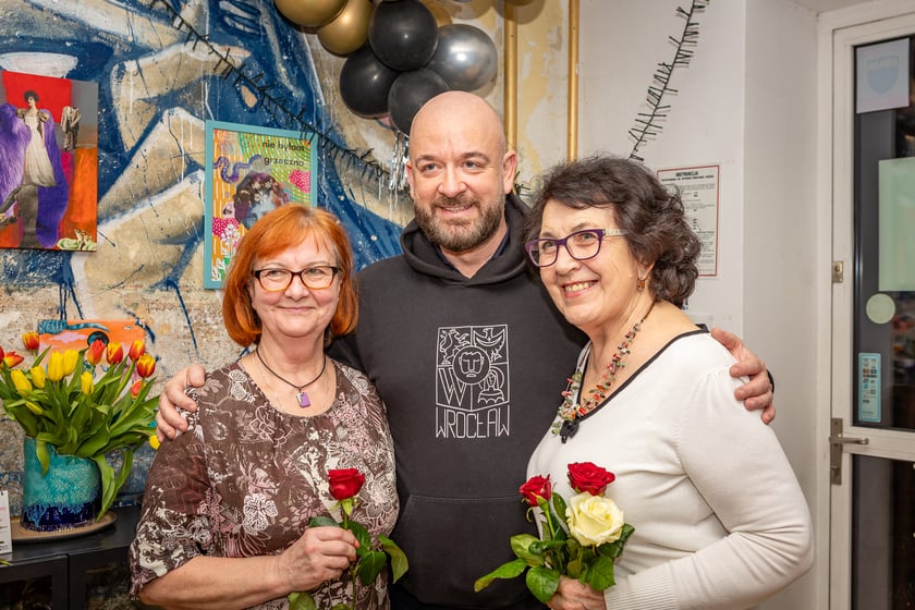 Dzień Kobiet w Rewirze Twórczym na Swojczycach, spotkanie z prezydentem Wrocławia Jackiem Sutrykiem