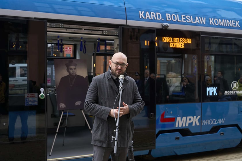 Nadanie tramwajowi imienia kard. Bolesława Kominka. Witold Woźny, prezes MPK