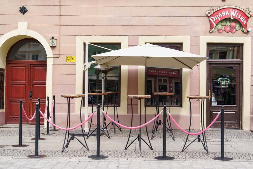 Ogródki gastronomiczne na Starym Mieście we Wrocławiu w marcu 2024