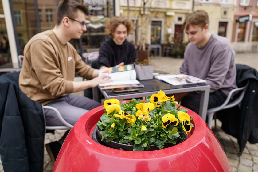 Ogródki gastronomiczne na Starym Mieście we Wrocławiu w marcu 2024