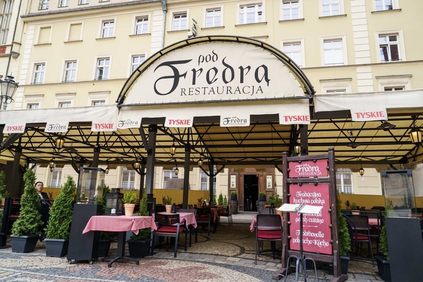 Ogródki gastronomiczne na Starym Mieście we Wrocławiu w marcu 2024