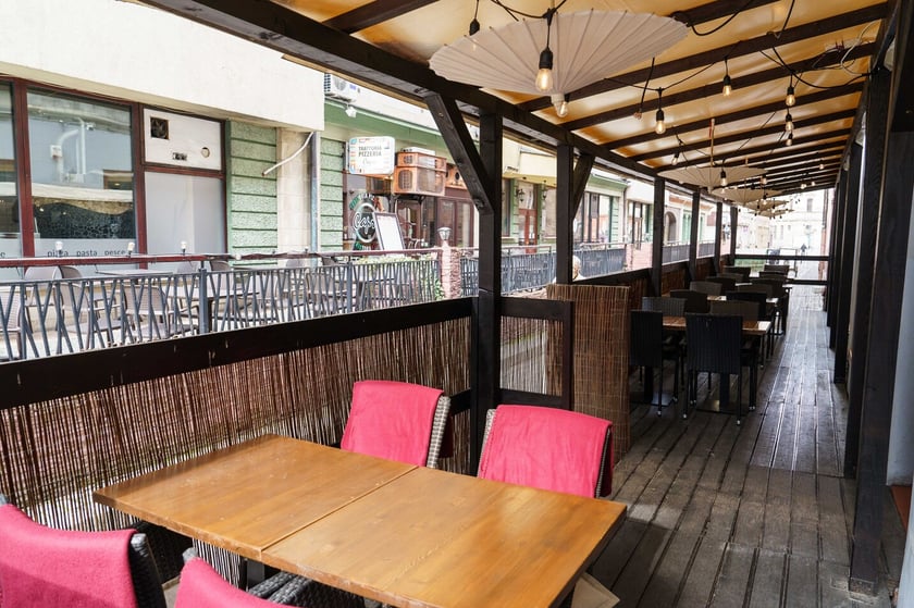 Ogródki gastronomiczne na Starym Mieście we Wrocławiu w marcu 2024