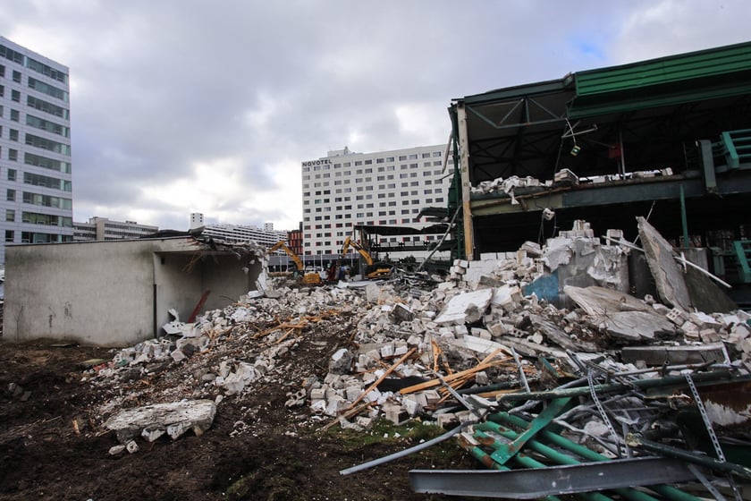 Wyburzanie parkingu przy Swobodnej, luty 2023