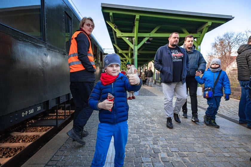 Wystawa taboru kolejowego na stacji Wrocław Leśnica zorganizowana przez Klub Sympatyków Kolei we Wrocławiu