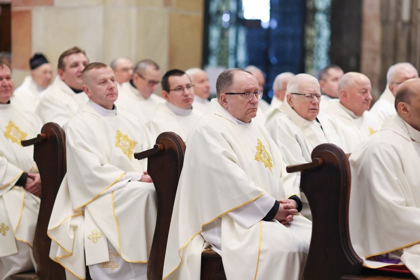 Uroczystości pogrzebowe arcybiskupa Mariana Gołębiewskiego w katedrze na Ostrowie Tumskim we Wrocławiu