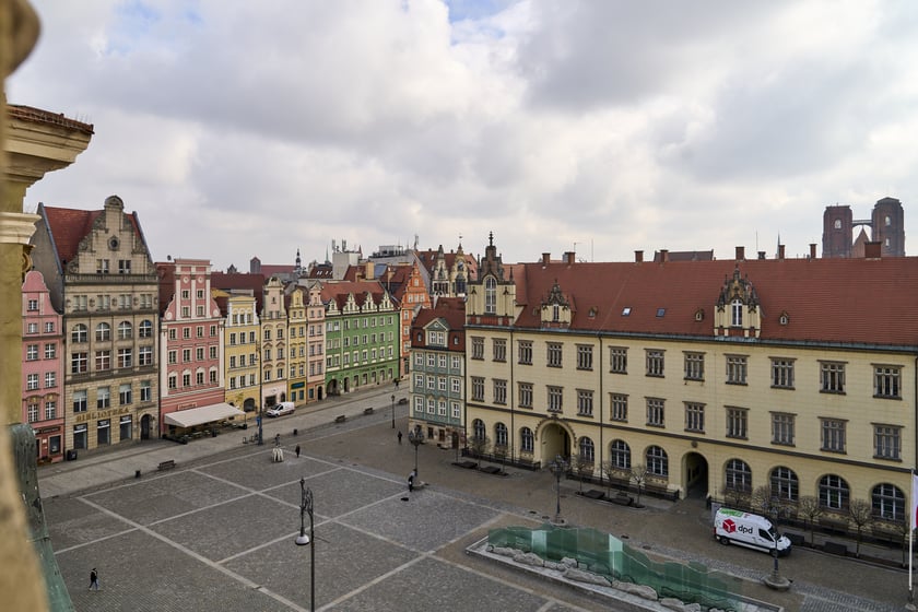 Widok na Rynek i okolice z kamienicy Pod Złotym Słońcem