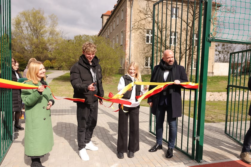 Uroczyste otwarcie boiska MOS przy ul. Kieleckiej. Wrocław, 19.03.2024