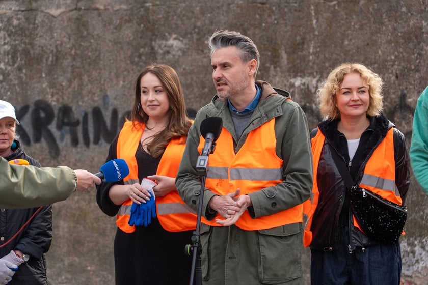 Akcja usuwania napisów we Wrocławiu w Światowym Dniu Walki z Dyskryminacją Rasową