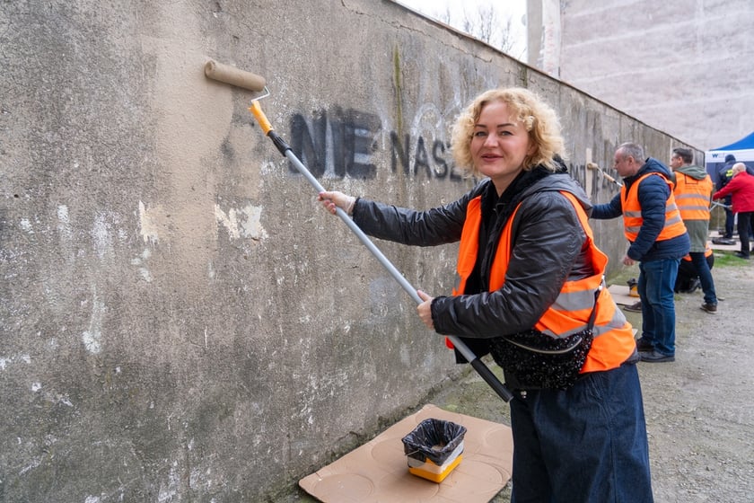 Akcja usuwania napisów we Wrocławiu w Światowym Dniu Walki z Dyskryminacją Rasową