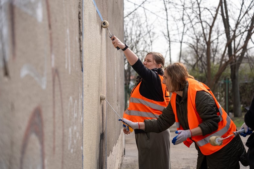Akcja usuwania napisów we Wrocławiu w Światowym Dniu Walki z Dyskryminacją Rasową
