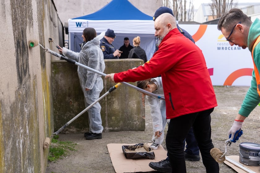 Akcja usuwania napisów we Wrocławiu w Światowym Dniu Walki z Dyskryminacją Rasową