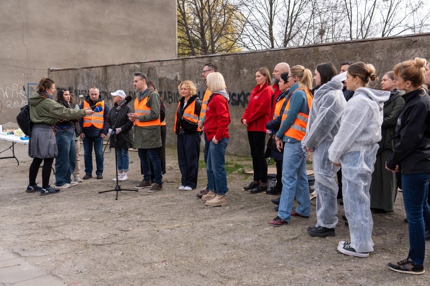 Akcja usuwania napisów we Wrocławiu w Światowym Dniu Walki z Dyskryminacją Rasową