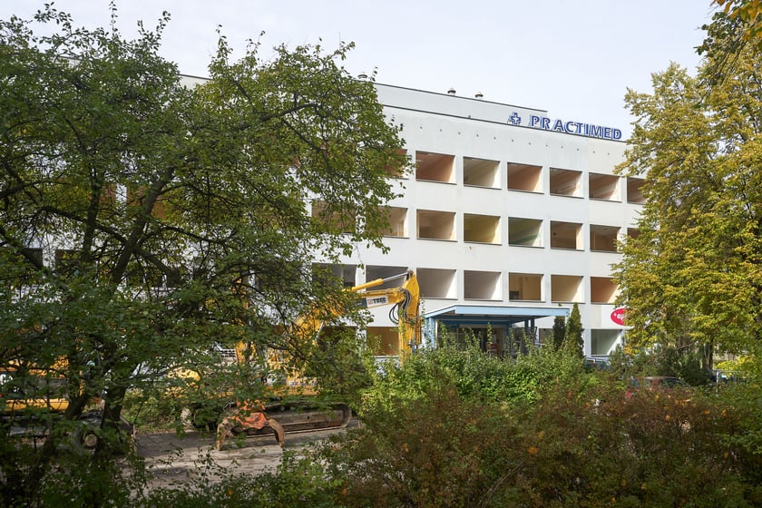 Wyburzanie przychodni Practimed