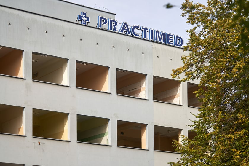 Wyburzanie przychodni Practimed