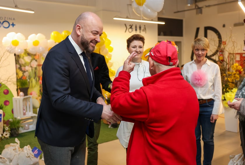 Przedświąteczne Paczki Dobrych Relacji. Wrocław, hala Grafit, 22.03.2024